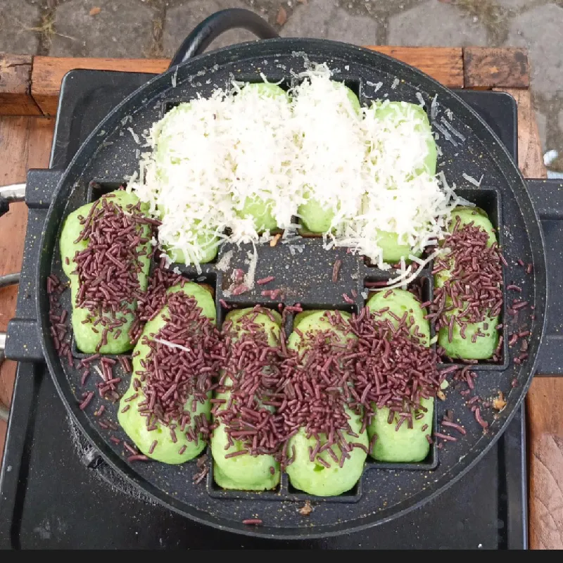 KUE PUTU